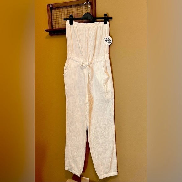 Jolie & Joy Strapless Junpsuit - Picture 1 of 1